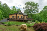 Bear Creek Cabin! Hot Tub+Fire Pit, Fireplace, Mtn Lodge, Private, WiFi, Grill! 사우스 토프트 호텔