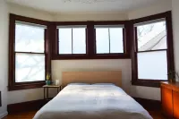 Explore Uptown Kingston from the Historic Bau Guesthaus
