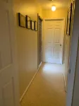 Executive home minutes to downtown Greenville, GHS, Swamp Rabbit Trail Sleeps 10