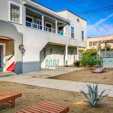 LONG TERM - EXTENDED STAY - ONE Block to City Center.   LUX Retro.  Free Parking
