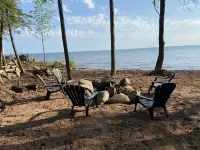 Beachfront 3-bedroom vacation home steps to Lake Superior