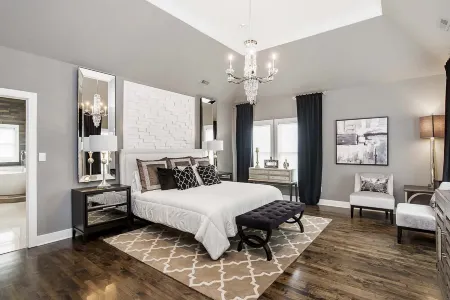 The WhiteHouse ! Your Private Oasis in Carmel Отели рядом с достопримечательностью «Market District Supermarket»