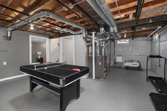 20Mins from Beach, 10Guests/Wifi/1.2 Baths/Ping Pong/Pool Table/Treadmill