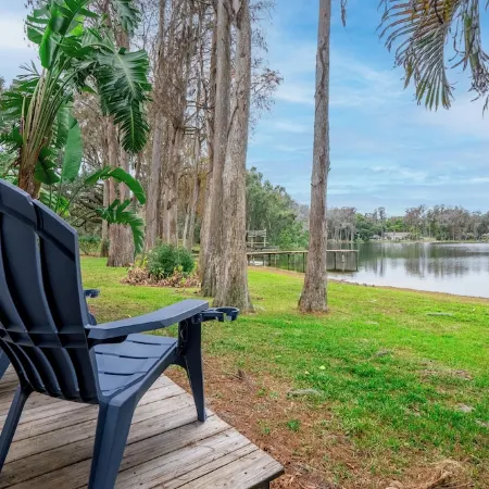 Lakefront Studio - Cozy - Stunning Views
