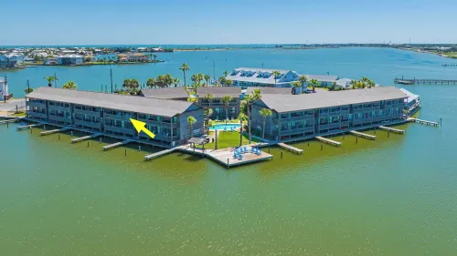 Gone Coastal - Adorable Casa Allegro Condo