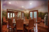 STONEHILL LODGE, SWIM, HIKE, SKI, LUXURY