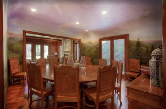 STONEHILL LODGE, SWIM, HIKE, SKI, LUXURY