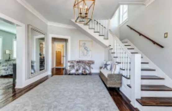 Modern Oasis Heated Pool, Spa 6 bedroom walk to beach, restaurants,