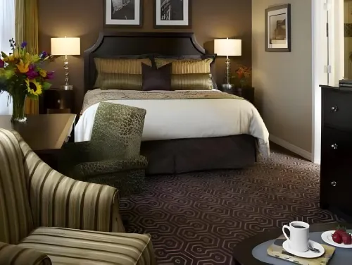Hotel Julien Dubuque فنادق في دوبوك