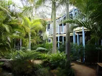 Kacy's Bargara Beach Motel - Beach