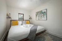 A Tropical Beauty🏝🏠 Historic Charm + Modern Luxury