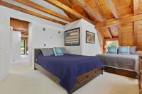 Whole House, Scenic Post and Beam Home Overlooking Canandaigua Lake! Sleeps 10