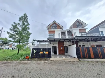MP Villa Boulevard 43 Malang Hôtels à : Karang Ploso