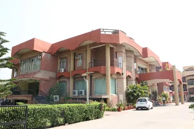 Red Bishop Tourist Resort 古魯瓦拉·納達·薩希布附近的飯店