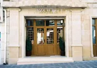 Azcot Hotel Hotel in zona Fountains Square