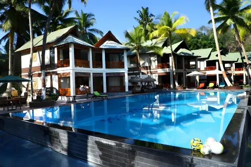 Sandyy Wavess Beach Resort Hotels in Havelock Island