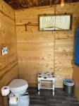 Cozy Off Grid Cabin w/pond for fishing.
