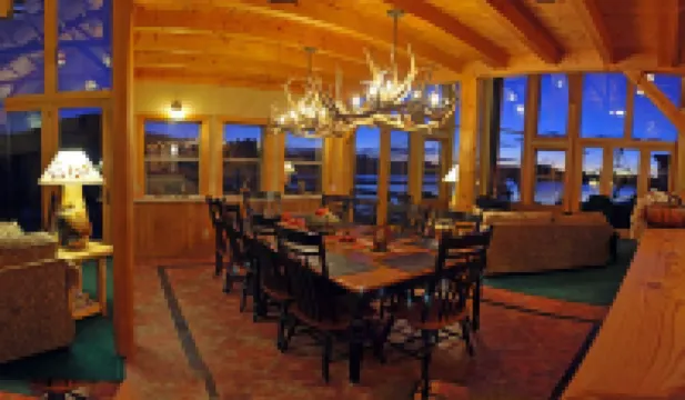 Large Lake Front w/ Own Dock and Mountain Views.  Sleeps 20 Cert Vrp-25-0468