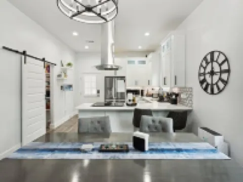 Minutes from Canyon Lake! Custom 3 Bedroom Home W/ Fire Pit. Perfect Location! スプリング・ブランチのホテル