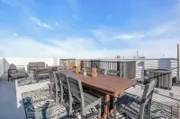 4th Floor: Rooftop_Linens + Towels_2 Master Bedrooms