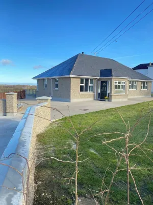 Benbradagh Country Cottage with Roe Valley views