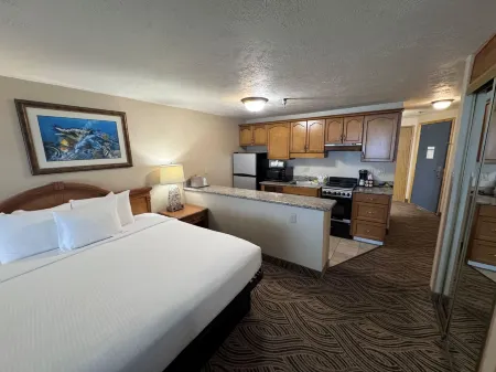 Promenade Inn & Suites Oceanfront Отели рядом с достопримечательностью «Аквариум Сисайд»