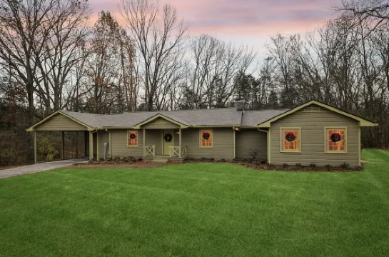 Charming 2-bedroom 2 bath house in Leiper's Fork