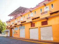 OYO Hotel la Playa Hotels in 