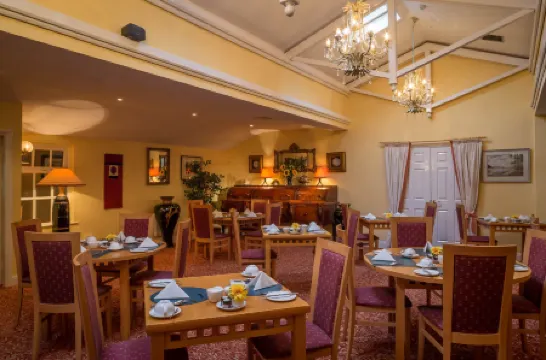 丁格爾貝納爾斯酒店