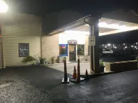 Inn at Mexia - parking