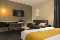Appart hôtel 37 Lodge la Défense Courbevoie Hotels in Courbevoie