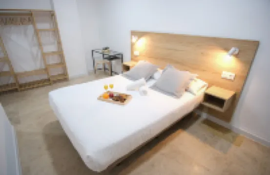 URBAN ROOMS ALICANTE Hoteles cerca de Escultura San Juan Bautista de Salvador Dalí