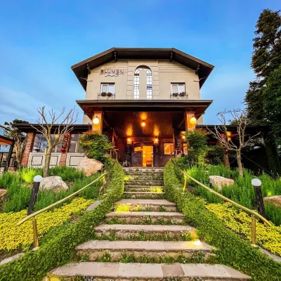Blumen Hotel Boutique Hotels near Wax Museum