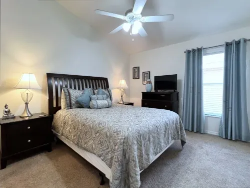 게임 룸 있는 아늑한 4 베드 3 배스 수영장 집-4450np, 4 베드룸 홈 바이 레드어닝