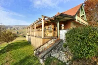Villa les with Hot Tub & Sauna