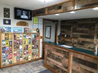 Twelve Oaks Inn Hotels in Sunset Cove Township