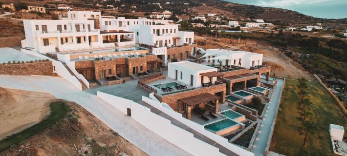Kouros Blanc Resort & Suites Hotel di Paros
