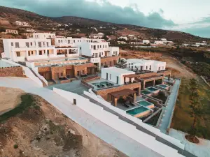 Kouros Blanc Resort & Suites