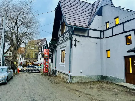 5 to Stay Close to the Castle Отели в г. Моєчу-де-Сус