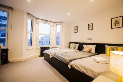 Surbiton Luxury Garden House 19 Hotels near Kingston University - Seething Wells Halls of Residence