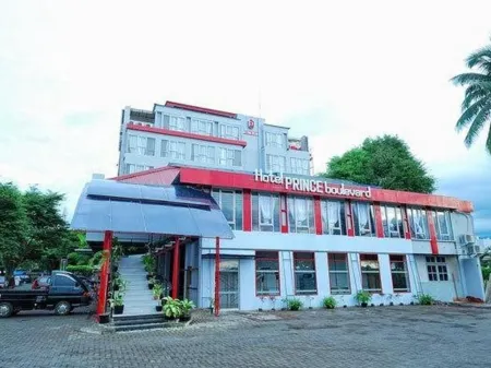 Hotel Prince Boulevard Отели в г. Манадо