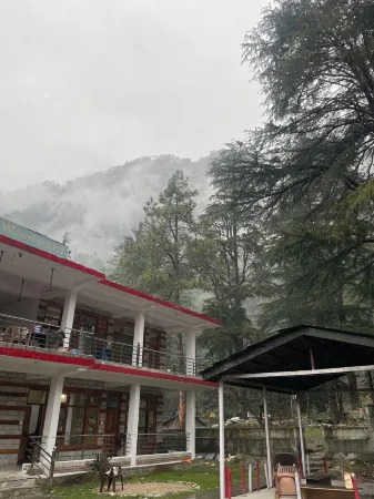 Woodward Magique Kasol Отели в г. Касоль