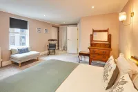 Host & Stay - the Courtyard at No.47