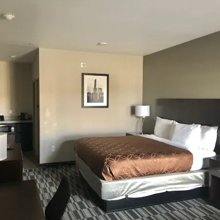 Catoosa Inn & Suites