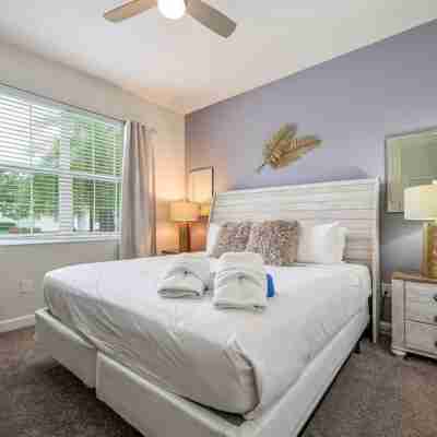Luxury Storey Lake Retreat - Spacious Disney-Near Rooms