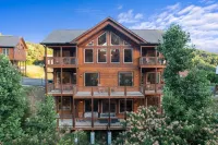 Luxury Brand New Cabin 5b 5.5ba with Arcade, Theater