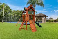 Grand 6BR Plantation Estate w/ Tennis & Pool Hotels in Plantation