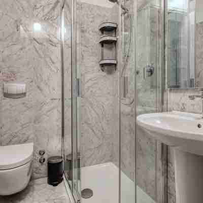 JOIVY Welcoming 3BR Flat in Milan Centre Rooms