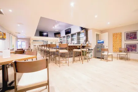 Royal Plaza Inn Отели в г. Индио