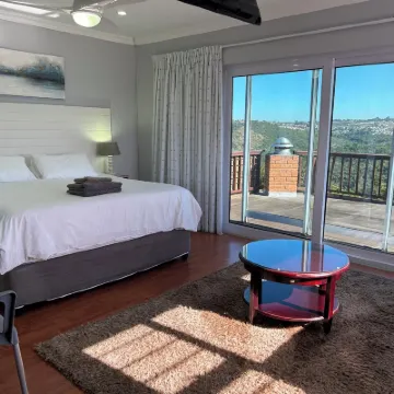 Sky Holiday House Các khách sạn gần Trung tâm mua sắm Hemingways Mall